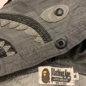 Camisa con Capucha A Bathing Ape WGM Botón Tiburón Hombres XL RARA Etiqueta de Muestra Rara De Colección - Imagen 1 de 24