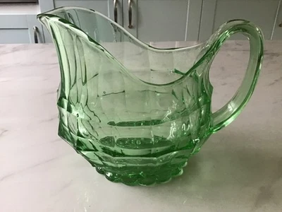 Jarra grande de vidrio verde - 16 cm de alto a labios Foto 1 de 4
