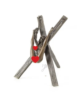 9973097-d Bronze Figur Skulptur erotisch Akt Nackte am Kreuz 10x12x13cm - Picture 1 of 3