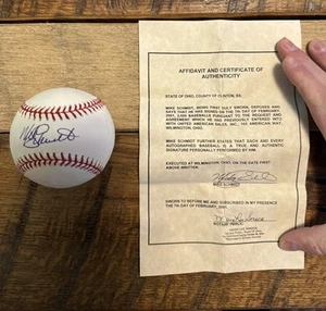 Mike Schmidt Autographed Official Ball National League w/ COA - Picture 1 of 6