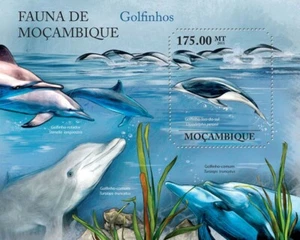 Mozambique 2011 MNH - Dolphins. Y&T 443, Mi 5007/Bl.517, Scott 2385 - Picture 1 of 1