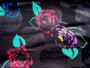Jacquard de seda negra 42"" X 43"" con estampado rojo verde púrpura azul rosa - Imagen 1 de 1