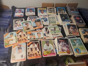 New York Yankees Vintage Baseball Card Lot of 250+  - TOPPS  (1966- 1987)  🔥!!