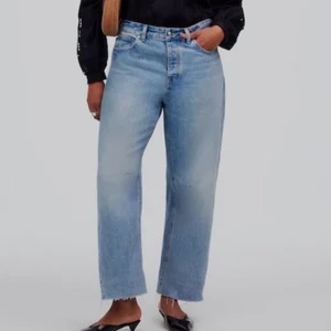 Madewell The Darted Barrel Leg Jean high rise Medium Wash Button Fly Size 26 - Picture 1 of 9