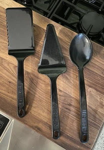 3 Vintage Robinson ULTRATEMP schwarze Utensilien Wellenschliff massiver Spatel 11,75 in USA - Bild 1 von 10