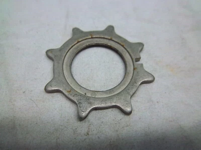 Antiguo engranaje de bicicleta Skip Tooth roscado neumático grueso de 8 dientes - crucero - pista Foto 1 de 3