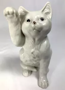 Maneki Neko White Raising Right Prosperity Paw Japan Porcelain Sitting - Picture 1 of 8