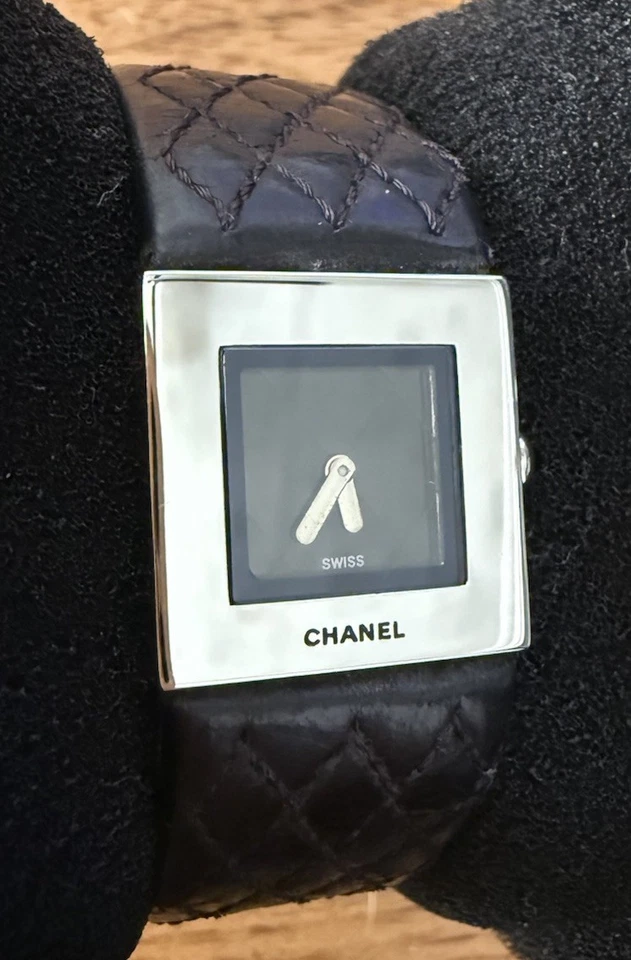 Chanel Matelasse Reloj Cuero Acero Inoxidable 19mm Damas Funcionando Auténtico Foto 1 de 4