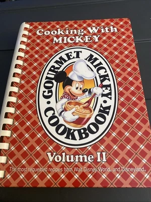 Libro de cocina Disney Cooking with Mickey Gourmet Mickey Volumen II 2 libro encuadernado en espiral Foto 1 de 4