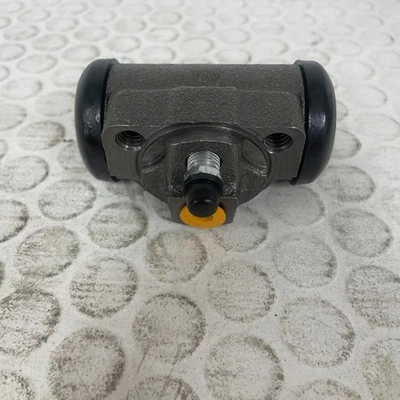 Cilindro de rueda de freno trasero Dorman W79767 hierro fundido Chrysler Voyager tracción delantera 1991-2000 Foto 1 de 4