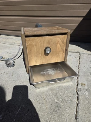 Grain Mill Electric Wheat Grinder Stone GE 1/2 HP Vintage - Image 1 of 4