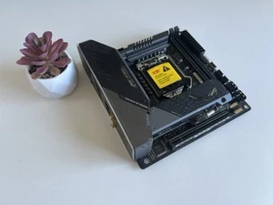 ASUS ROG STRIX Z490-I Mini-ITX WIFI Agaming motherboard Intel 10 & 11 Gen - Afbeelding 1 van 7