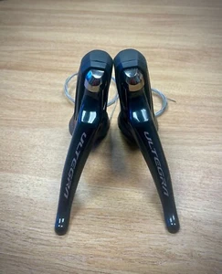 Shimano Ultegra ST-R8020 11 speed hydraulic STI levers Pair. - Picture 1 of 3