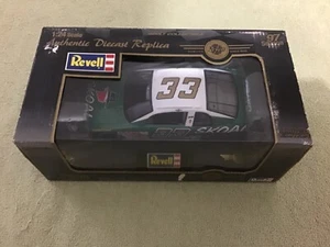 1997 Revell Select KEN SCHRADER #33 Skoal Bandit 1/24 Diecast Nascar A - Picture 1 of 7