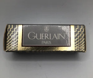 Lápiz labial de tratamiento Guerlain Rouge Paris rosa satén número 134 muestra tamaño 3,8 g - Imagen 1 de 7