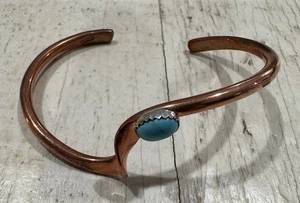 Vin Skeets Wavy Copper Bracelet with Beautiful Blue Turquoise Signed Great Cond - Picture 1 of 5