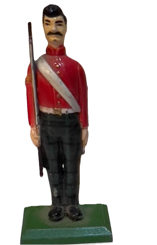 ¡Soldado de metal fundido vintage William Grant & Sons S70! Foto 1 de 4