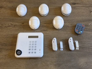 RIESIGER RESTPOSTEN YALE ALARMANLAGE, HSA6410 BEDIENFELDBOX, X5 HSA6020 SENSOREN... - Bild 1 von 10