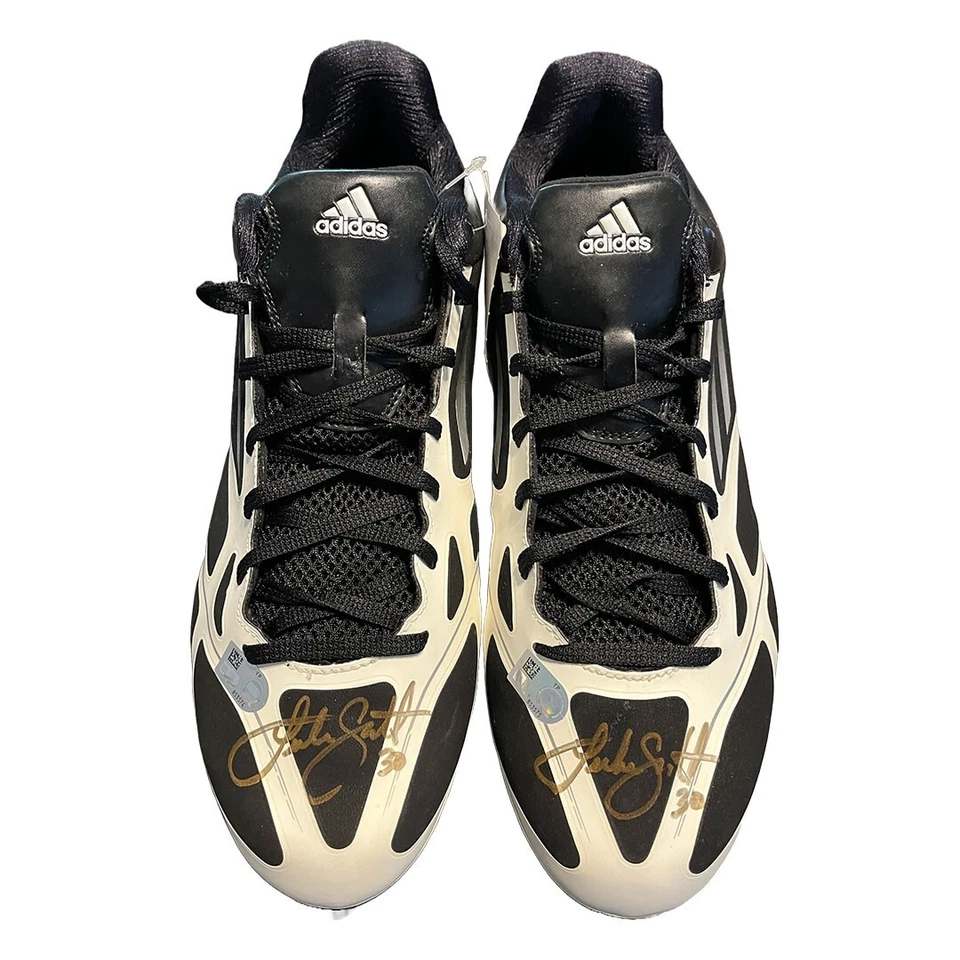 卢克·斯科特亲笔签名阿迪达斯钉鞋-球员壁橱项目 — 第 1/1 张图片