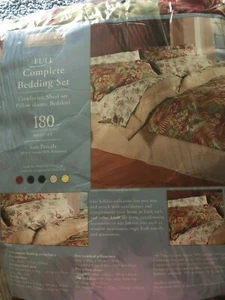 FULL SIZE COMPLETE BEDDING SET   NEW IN PLASTIC COVER - Picture 1 of 2