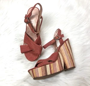 BCBG Brown Canvas Wedges Size 7 B/ 37 Paris Edanai Wedge Sandal - Picture 1 of 10