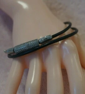 Doppel-Wickelarmband aus schwarzem Leder und Zirkonia - Bild 1 von 4