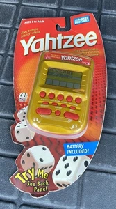 Yahtzee Gold Parker Brothers elettronico portatile vintage 2004 - Foto 1 di 11