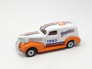 MATCHBOX 1993 TEAM COLLECTIBLES PADRES '39 CHEVY SEDAN DELIVERY 1:64 DIECAST