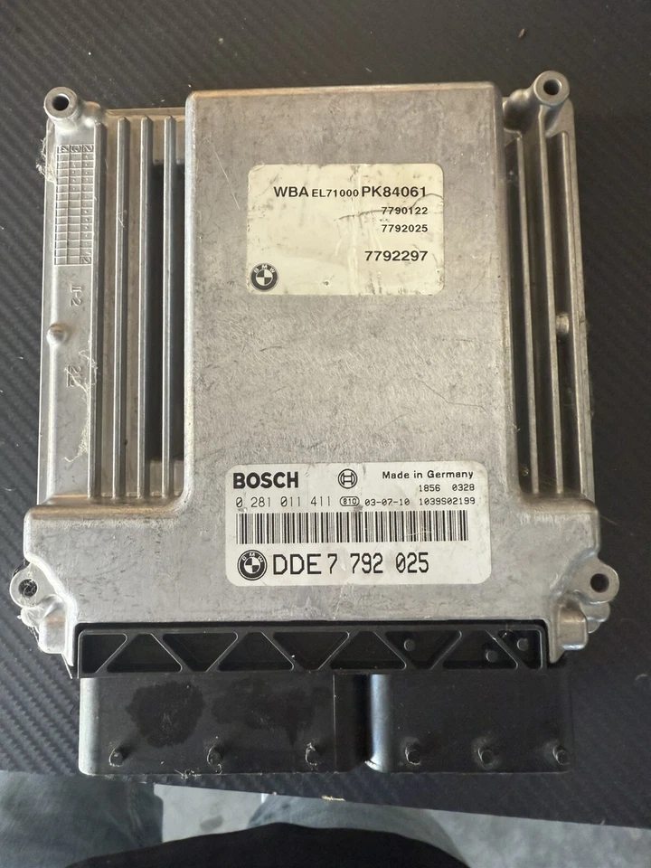centralina bosch BMW E46 0281011411 - Immagine 1 di 1