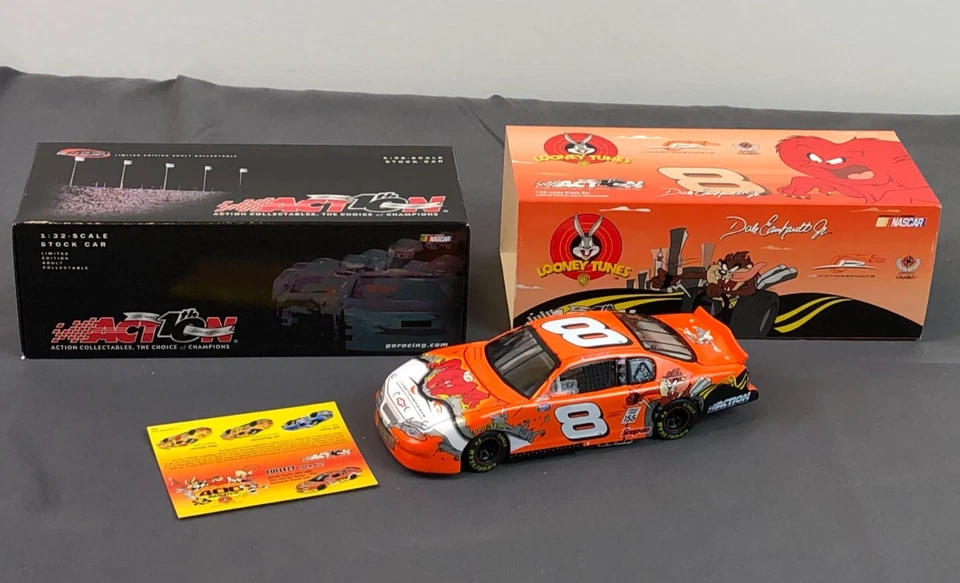 ACTION NASCAR 1:32 Diecast DALE WONHARDT JR #8 LOONEY TUNES JR MOTORSPORTS TAZ Foto 1 de 4