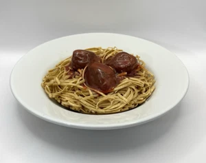 ESPAGUETIS y albóndigas de comida realista falsa imitación plato escenario utilería exhibición - Imagen 1 de 6