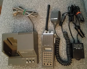 Yaesu FT-208R 2M Band FM Portable Receiver, NC-8 AC Power Supply, Accessories - Zdjęcie 1 z 18