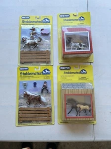Menge 4 Breyer Stablemates versiegelt auf Karte - Neu - Bild 1 von 6