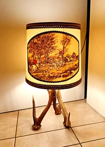 JÄGER JAGD Tischlampe Stehlampe aus Hirschgeweih mit Jagdmotiv DESIGN UNIKAT!! - Bild 1 von 4