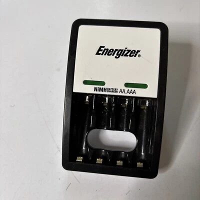 Energizer Ni-MH Battery Charger CHVCM3-NZ For AA AAA Batteries - Image 1 of 4
