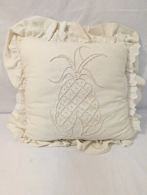 Almohada Cottagecore PIÑA Candlewick Crema Bordado Volantes Bordado Hecho a Mano Foto 1 de 4
