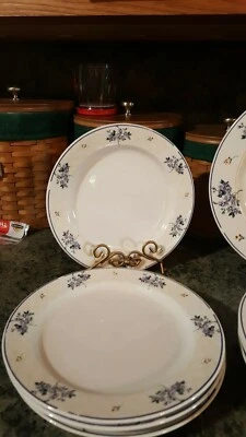 4 platos de almuerzo Farberware Hortensia 8 1/2" lavanda púrpura amarillo  Foto 1 de 4