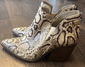 Vince Camuto 11 /43 Gradina Snake Reptile Ankle Boots Rodeo Cowgirl Exotic Gypsy - Picture 1 of 10