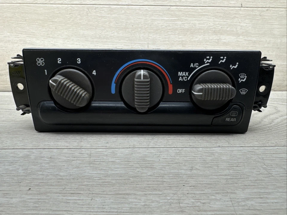 Chevy S10 Blazer GMC Jimmy Sonoma 1998-2005 calefacción aire acondicionado interruptor de control de clima OEM Foto 1 de 4