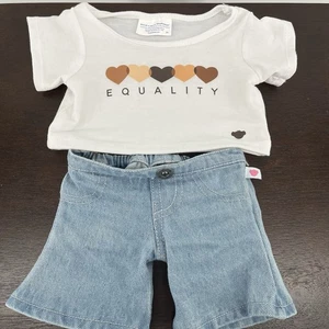 Camiseta Build A Bear 2 Piezas Igualdad Tono Piel Corazones y Jeans Azules Conjunto - Imagen 1 de 6