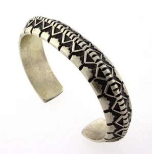 Solid Sterling Silver Triangulated Bracelet By Navajo Artist Calvin Martinez - Picture 1 of 4