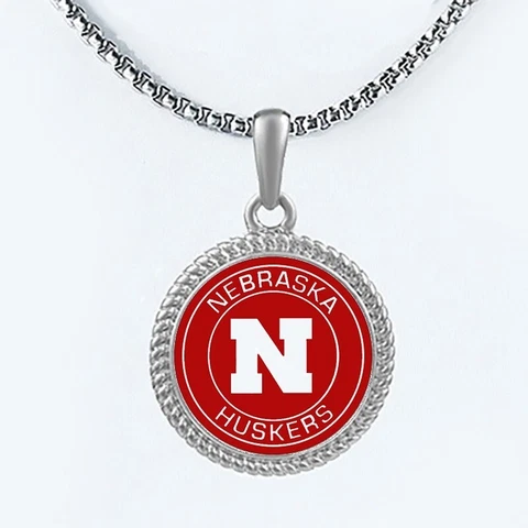 Nebraska Cornhuskers Mens Womens 20" Lnk Chain Pendant Necklace w Gift Pkg D22 Cover