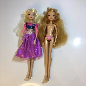 Bambole Winx 12" capelli biondi occhi marroni con abito e capelli biondi occhi verdi nudi - Foto 1 di 10