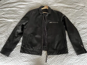 AllSaints Men's KAYA Black Leather Jacket - Lightly Used - XXL but trim fit - Picture 1 of 4