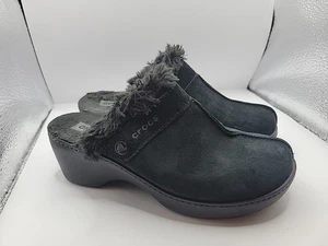 Crocs Cobbler Clogs Black Suede Fur Trim Slip On Casual Mules Shoes Womens Sz 8 - Picture 1 of 5