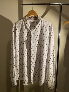 International Report Shirt Mens White Geometric Skulls 4-Way Stretch - Picture 1 of 6