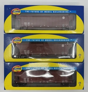 HO Lot of 3 Athearn RTR BNSF 54’ FMC 3-Bay Covered Hopper Cars Set #1 - Picture 1 of 9