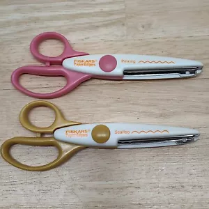 Fiskars Pinking /Scallop Paper Edgers - Picture 1 of 2