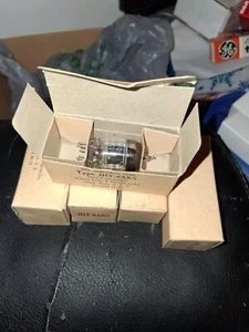 5 strong new in box Cbs-Hytron 6AK5 tubes #GF19 - Imagen 1 de 1