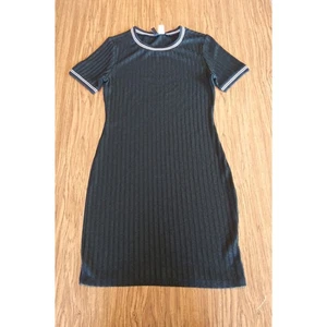 Divided Damen Gr. 10 tailliertes geripptes Jerseykleid schwarz kurze Ärmel knielang - Bild 1 von 9